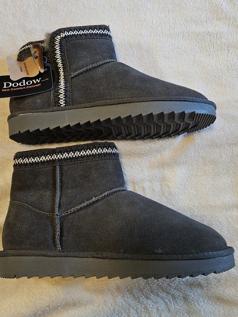 Dodow Size 9 Leather Upper Grey Suede Cozy Ankle Boots (Small Mark On Back) See